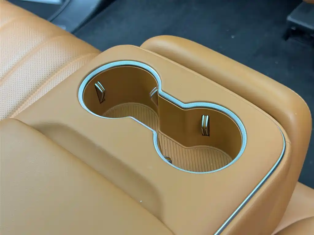 AITO ASK THE WORLD M8