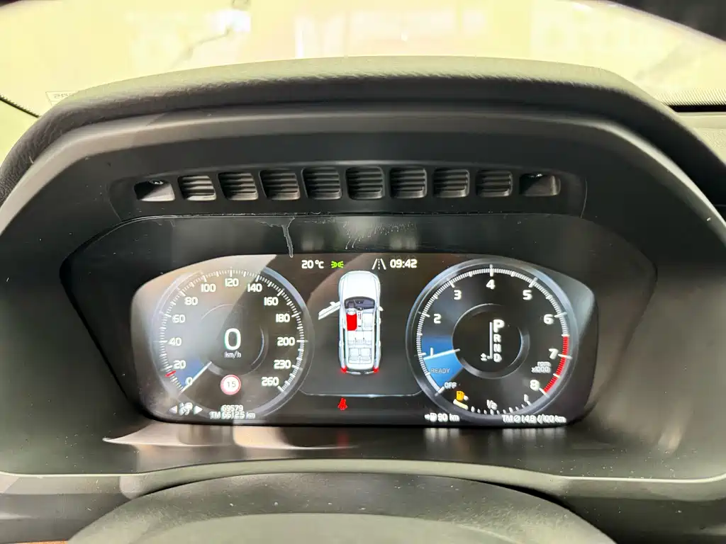 Volvo XC90 — миниатюра 13