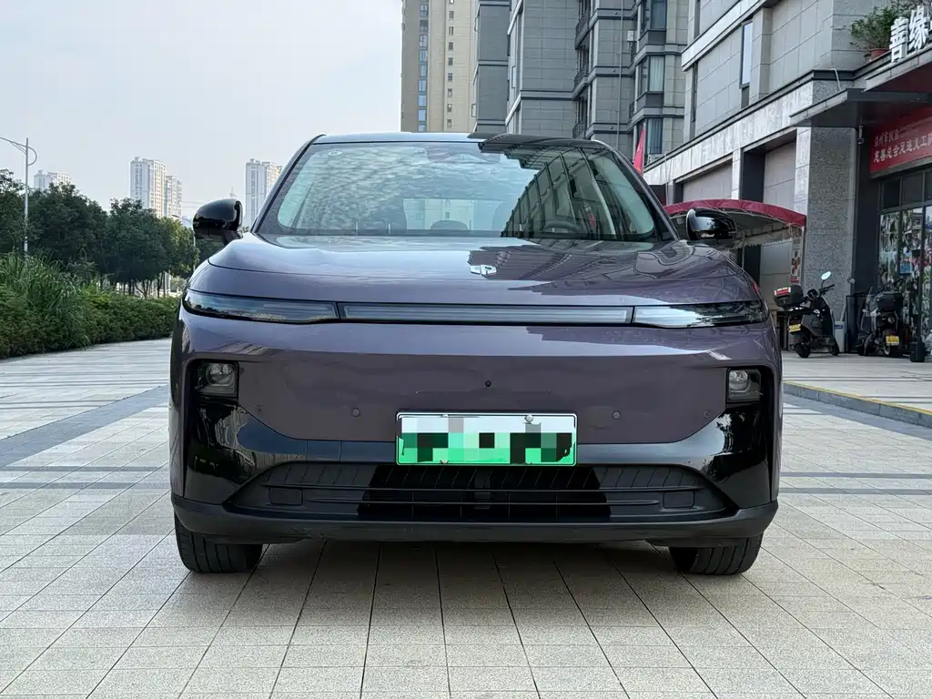 Leapmotor Leapmotor B10 — миниатюра 2
