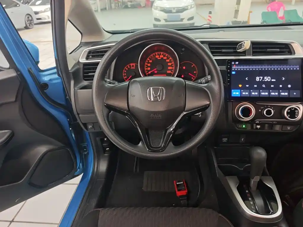 Honda Fit — миниатюра 11