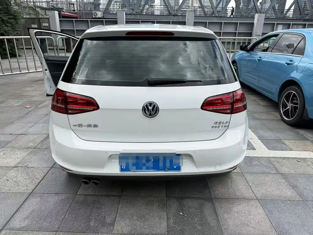 Volkswagen Golf — миниатюра 2