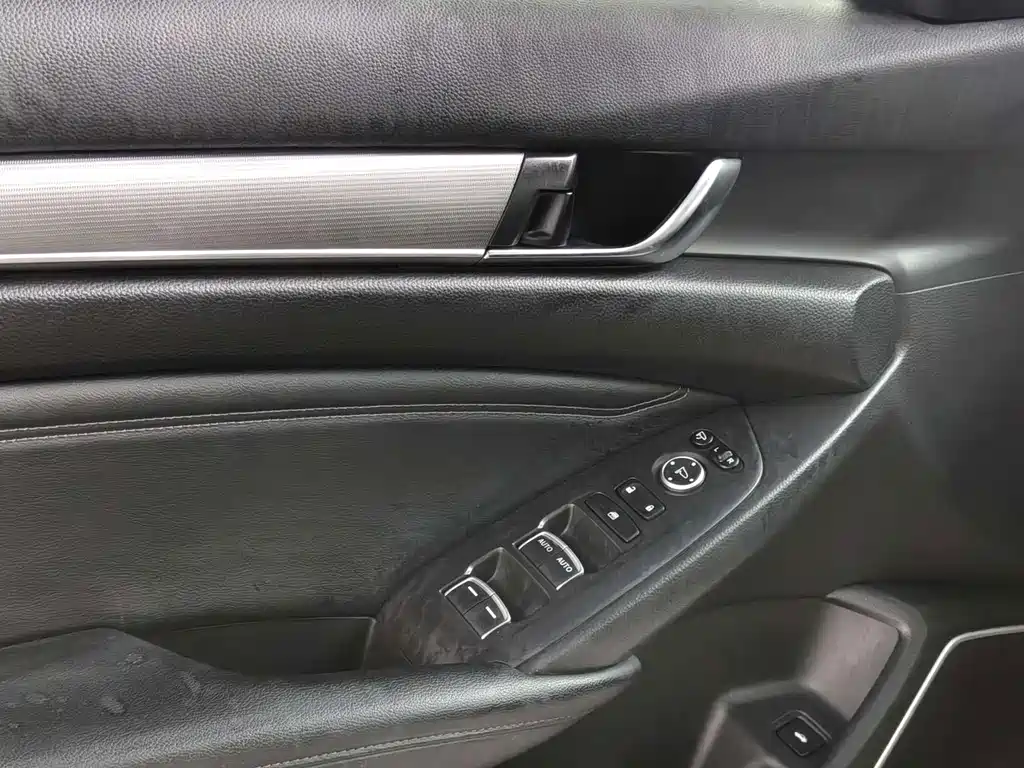 Honda Accord — миниатюра 13
