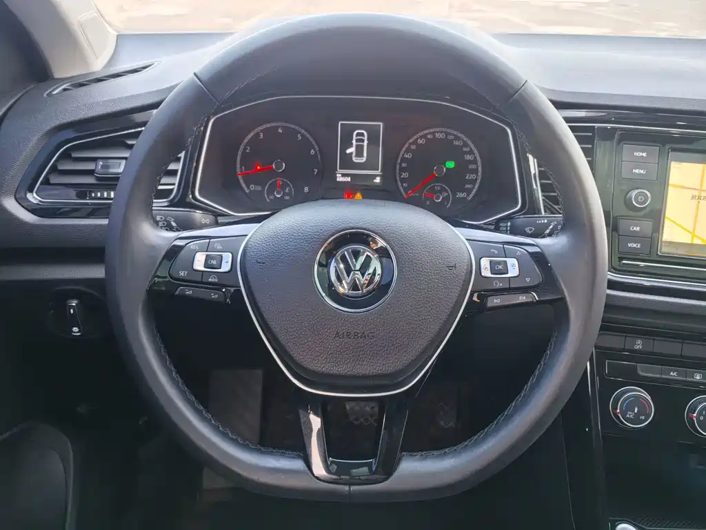 Volkswagen T-Roc — миниатюра 8