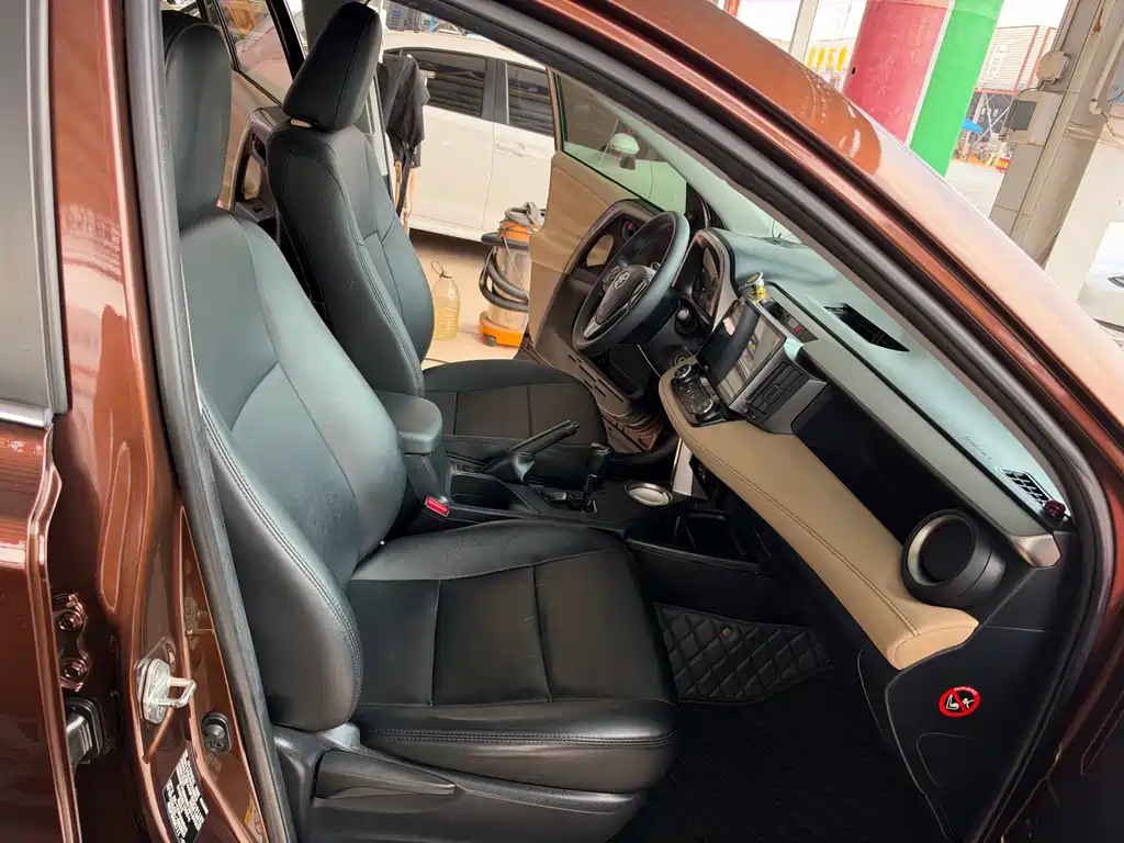 Toyota RAV4 — миниатюра 19