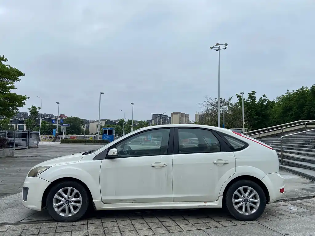 Ford Focus 2012 1.8L AT Fashion