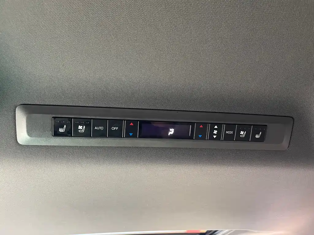 Toyota Sienna — миниатюра 15