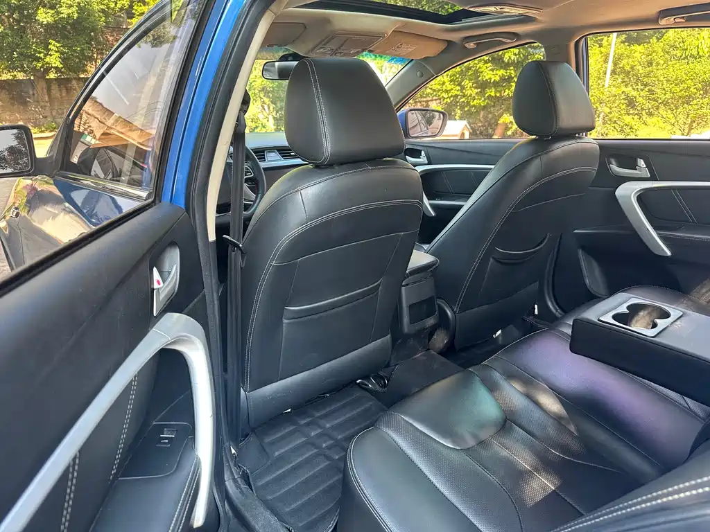 Geely Emgrand — миниатюра 6