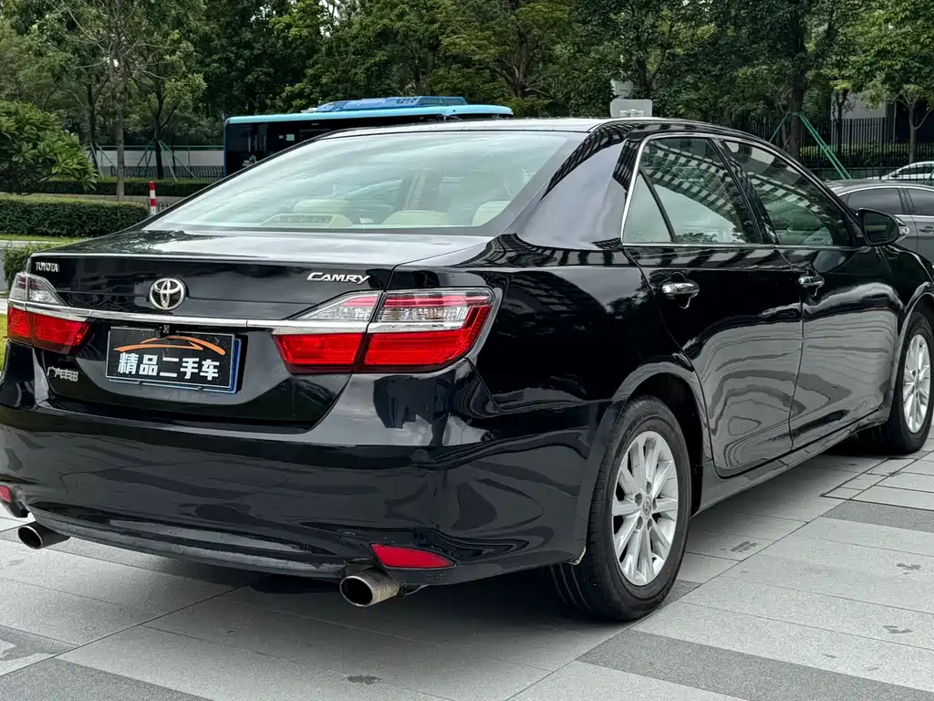 Toyota Camry — миниатюра 21