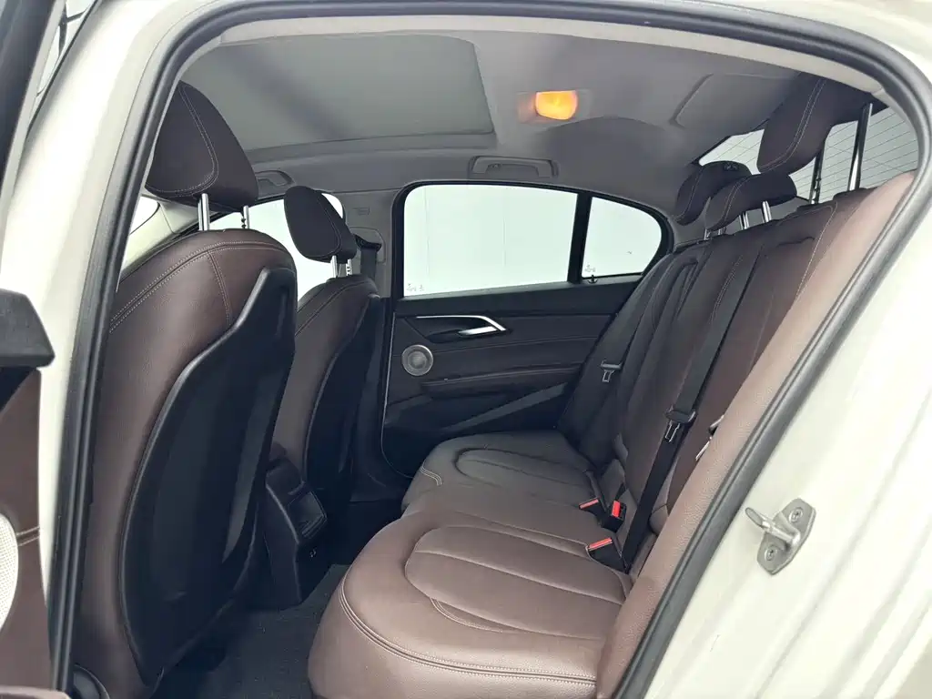 BMW 1 Series — миниатюра 11