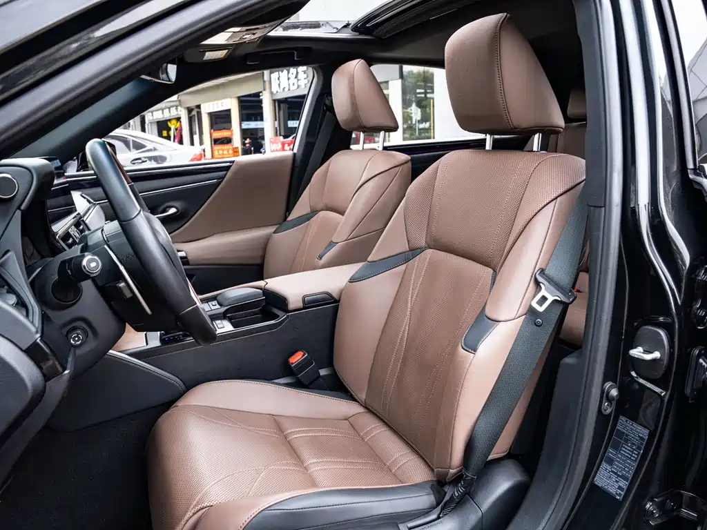 Lexus ES — миниатюра 11