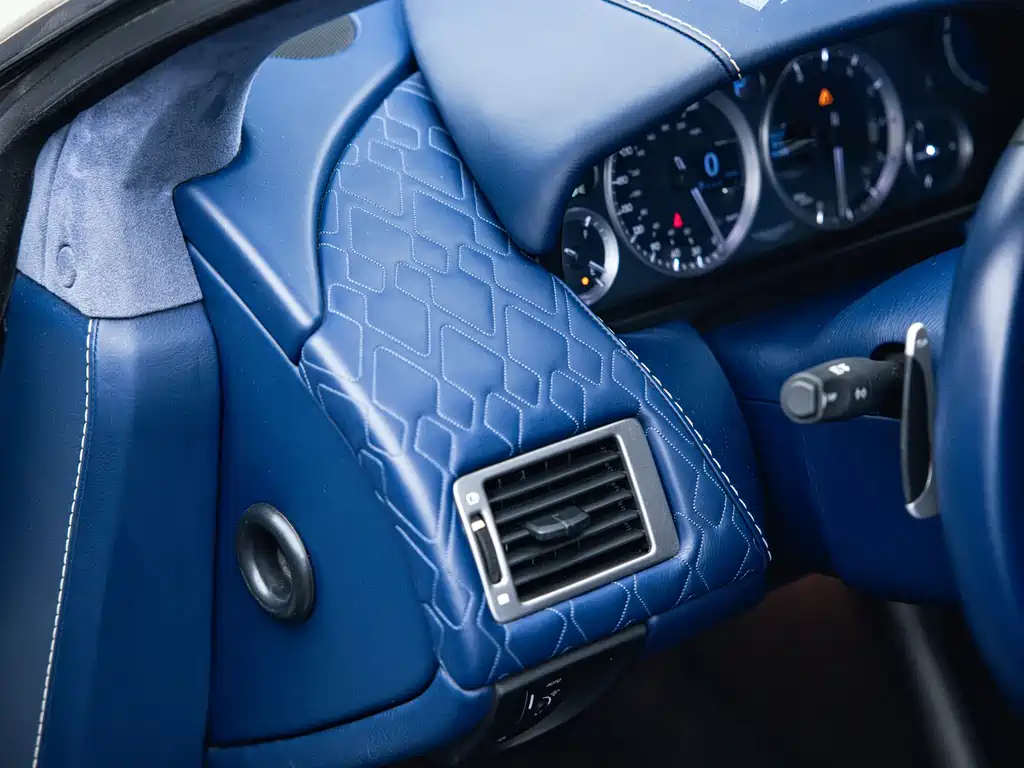 Aston Martin Rapide — миниатюра 25