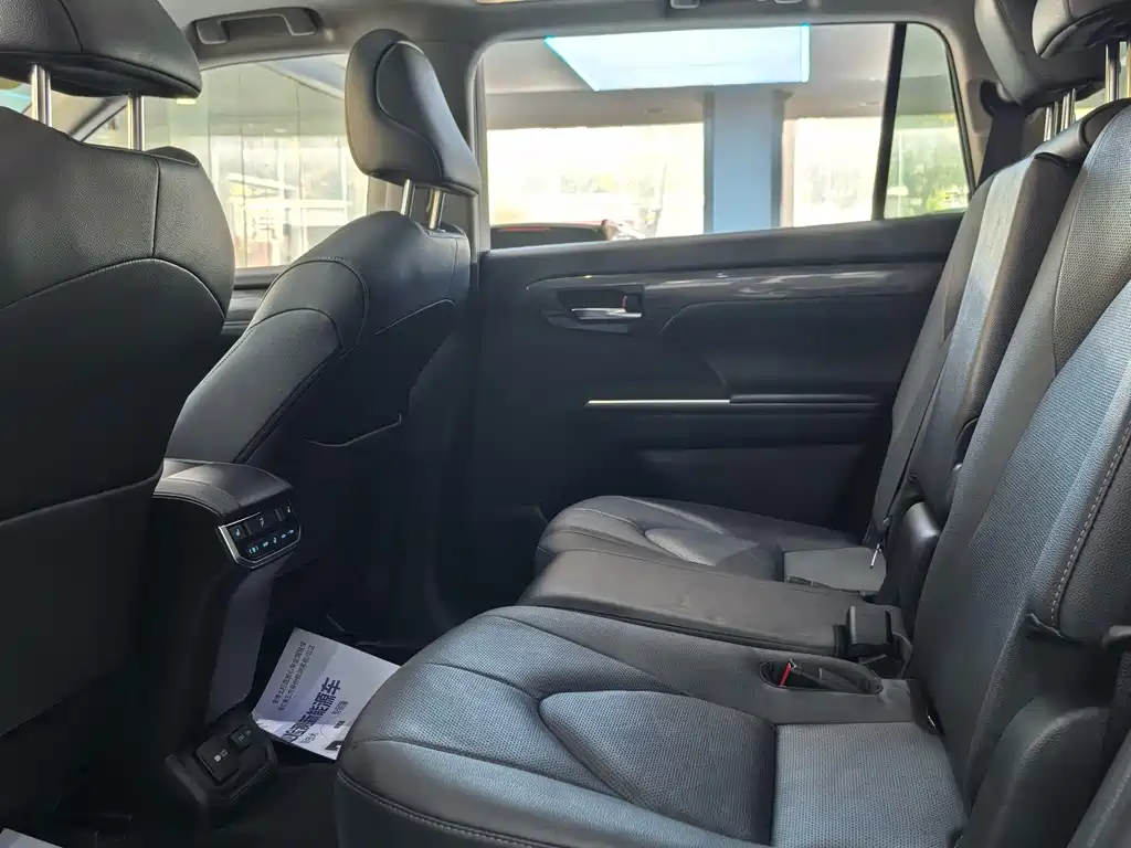 Toyota Highlander — миниатюра 5