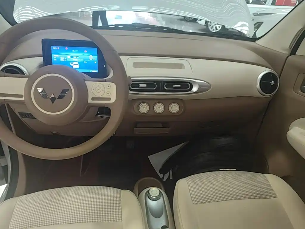 Wuling MINIEV — миниатюра 13