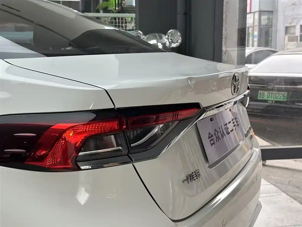 Toyota Corolla 2023 Белый из Китая