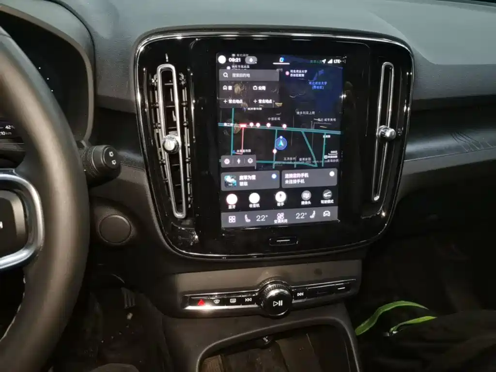 Volvo XC40 NEV — миниатюра 13