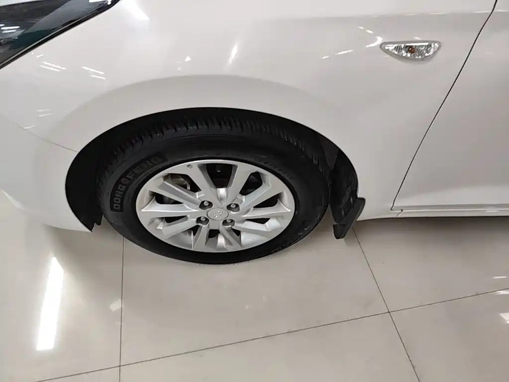 Hyundai Verna — миниатюра 23