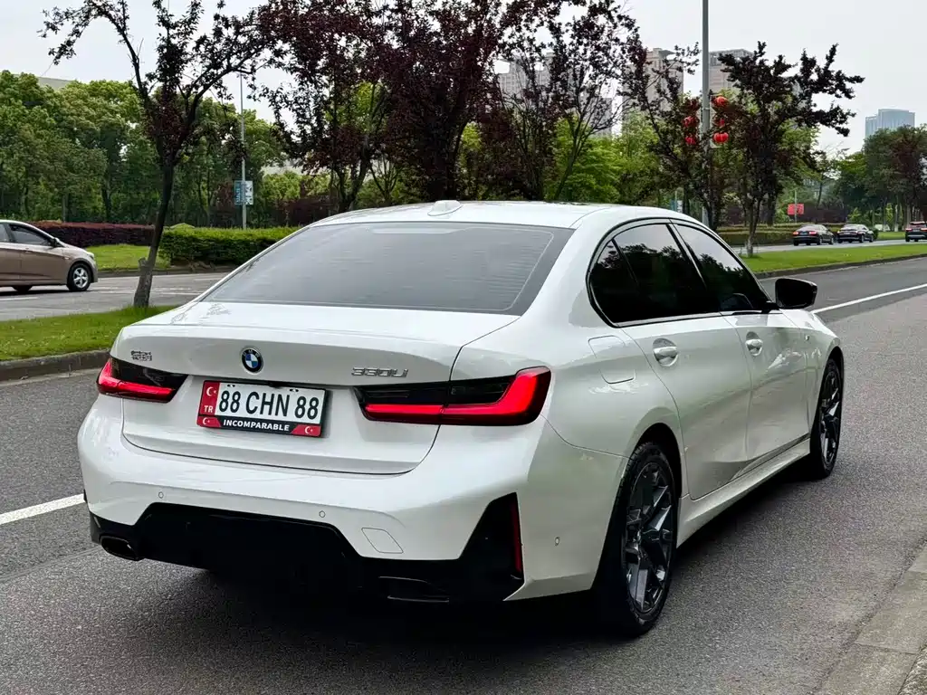 BMW 3 Series — миниатюра 11