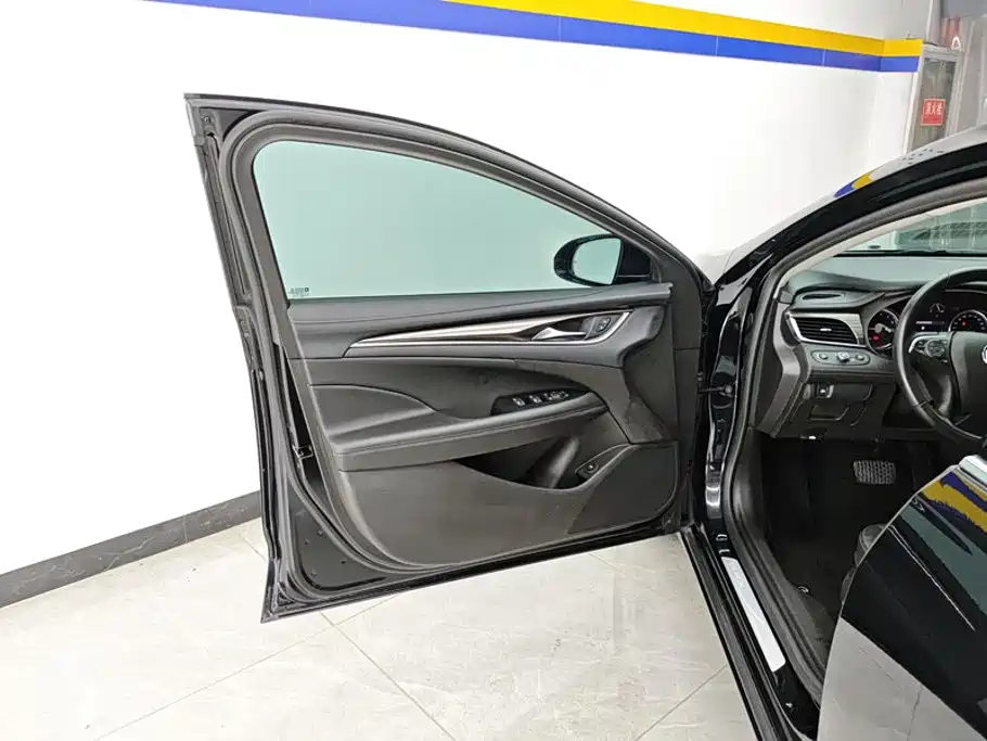 Buick LaCrosse — миниатюра 7