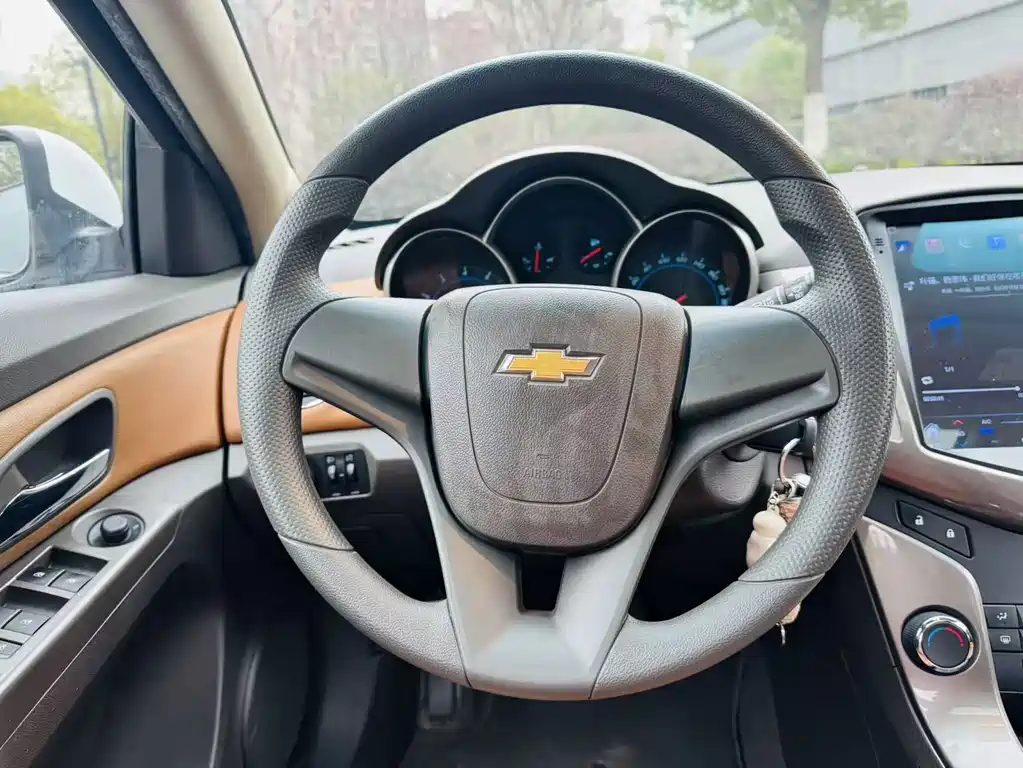Chevrolet Cruze — миниатюра 14