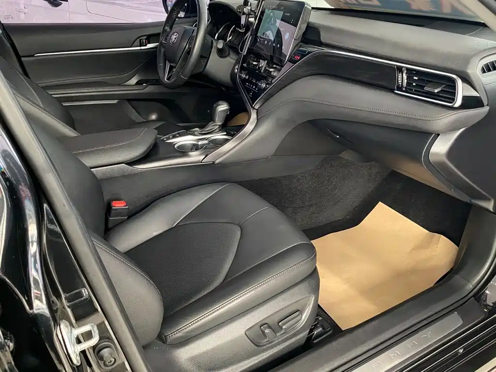 Toyota Camry — миниатюра 10