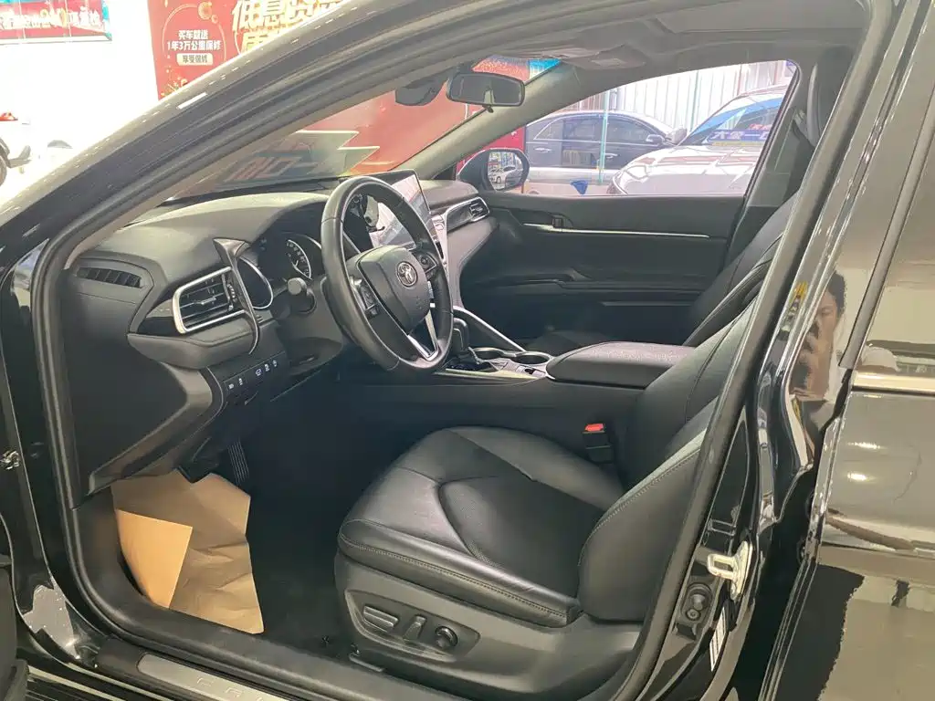 Toyota Camry — миниатюра 7