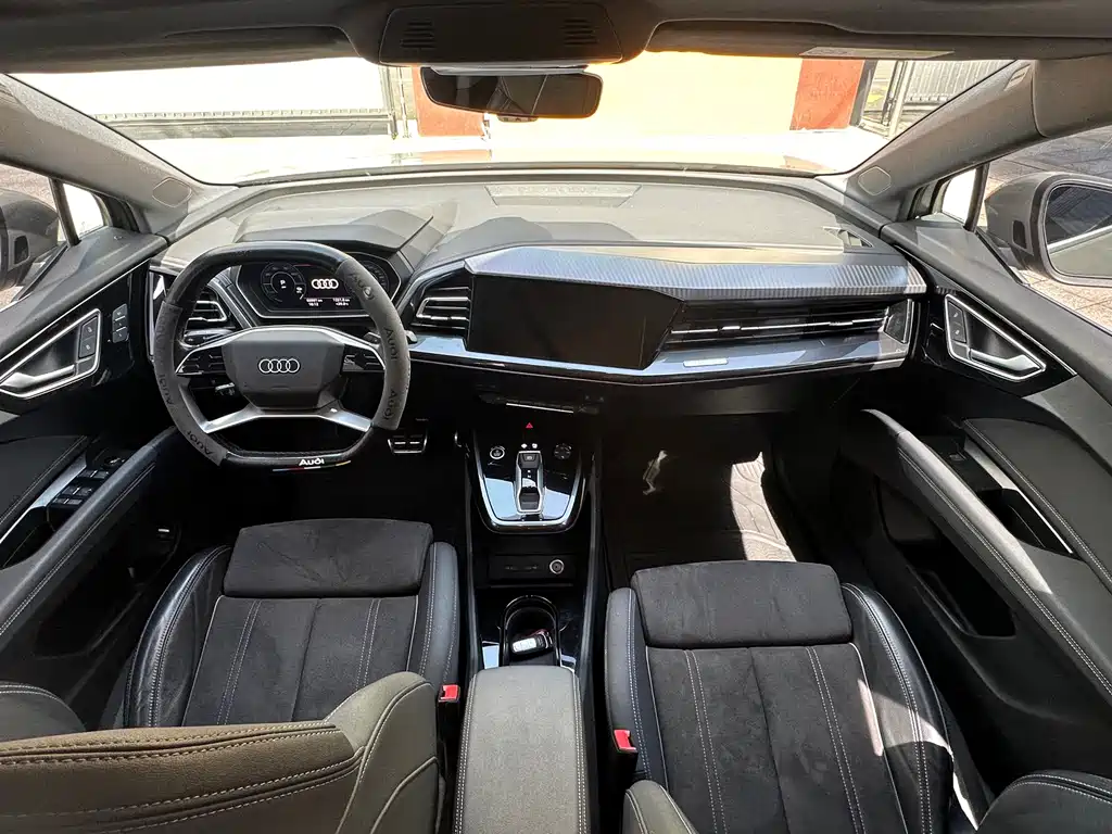 Audi Q4 e-tron — миниатюра 6