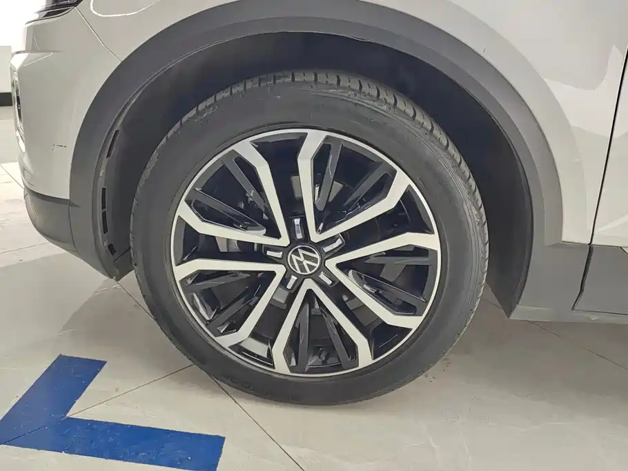 Volkswagen T-Roc — миниатюра 6