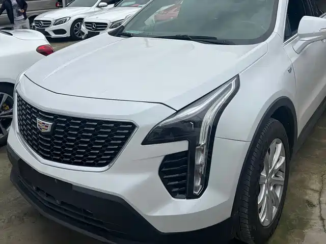 CADILLAC XT4