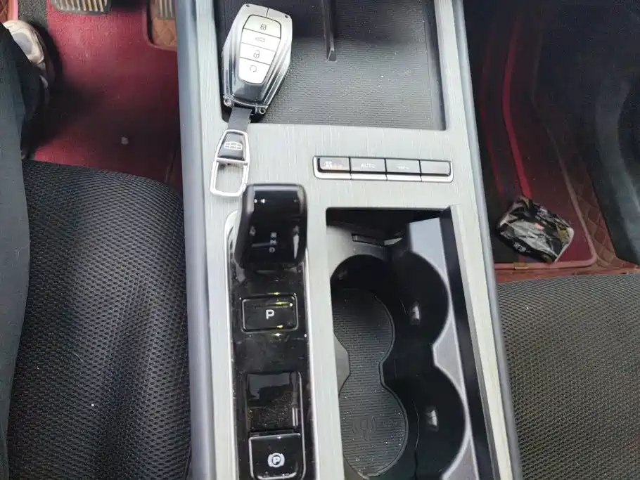 Geely Boyue L — миниатюра 16