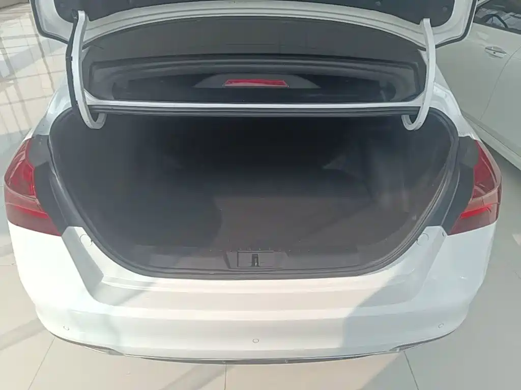 Geely Emgrand — миниатюра 19