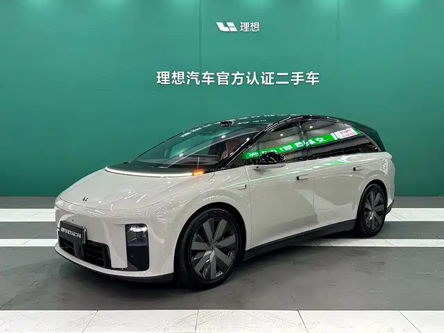 2025 Li Xiang i8