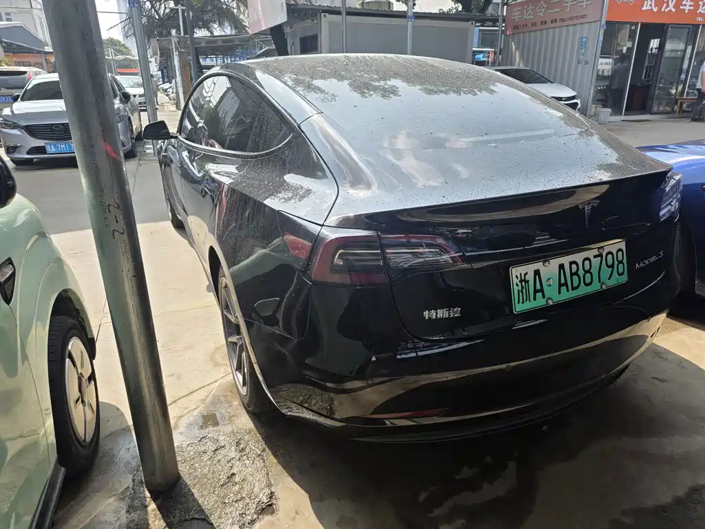 Tesla Model 3 — миниатюра 16