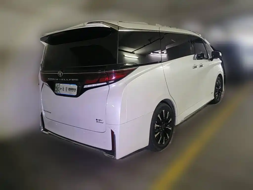 Toyota Vellfire — миниатюра 2