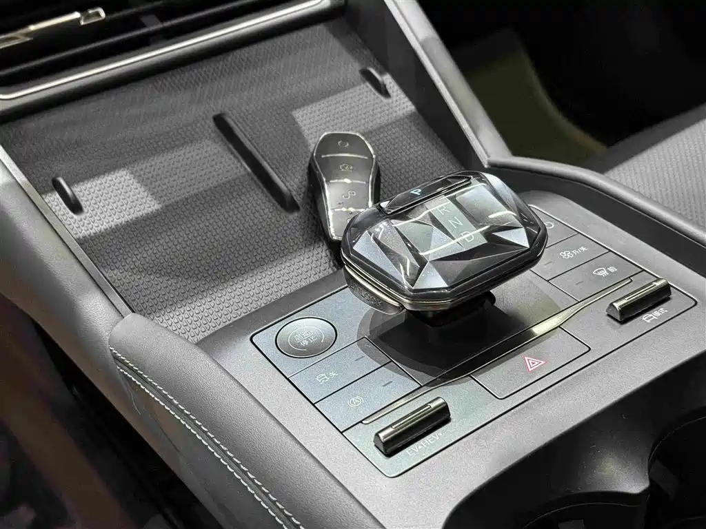 BYD Qin L — миниатюра 17