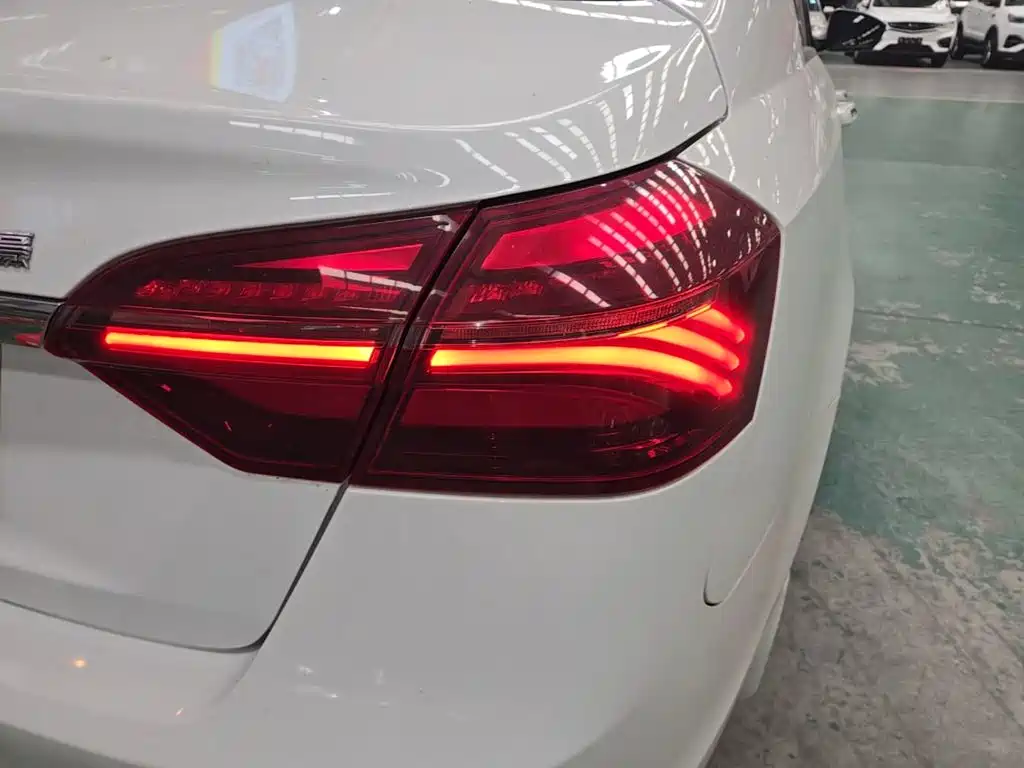 Geely Emgrand — миниатюра 8