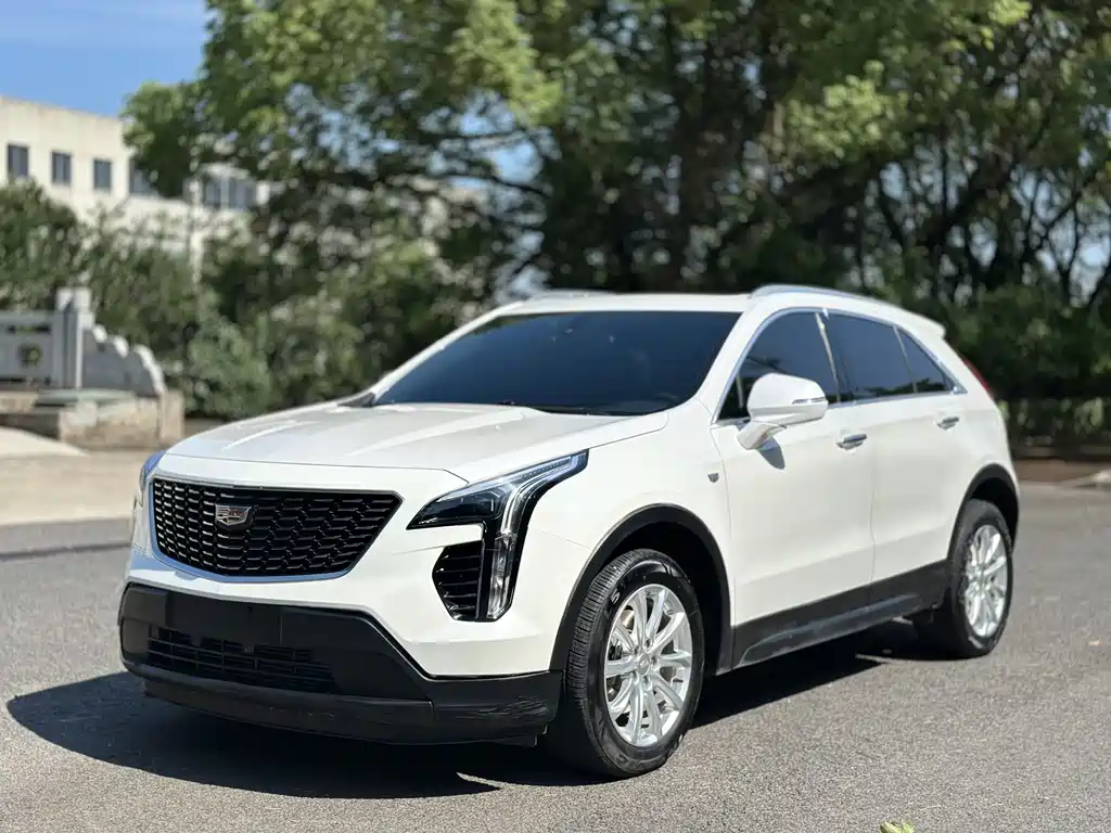 CADILLAC XT4