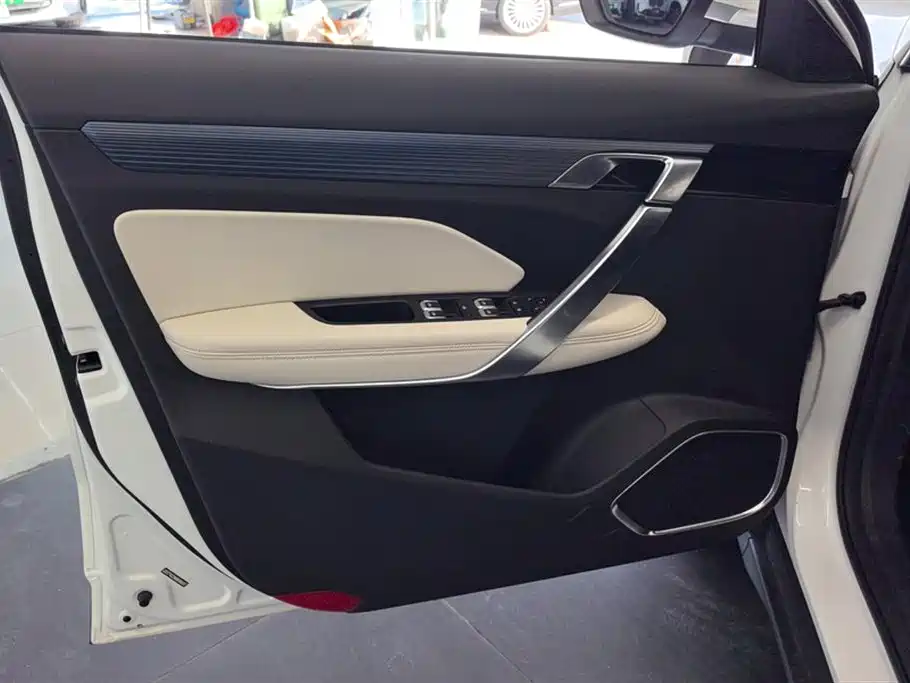 GEELY AUTOMOBILE BOYUE