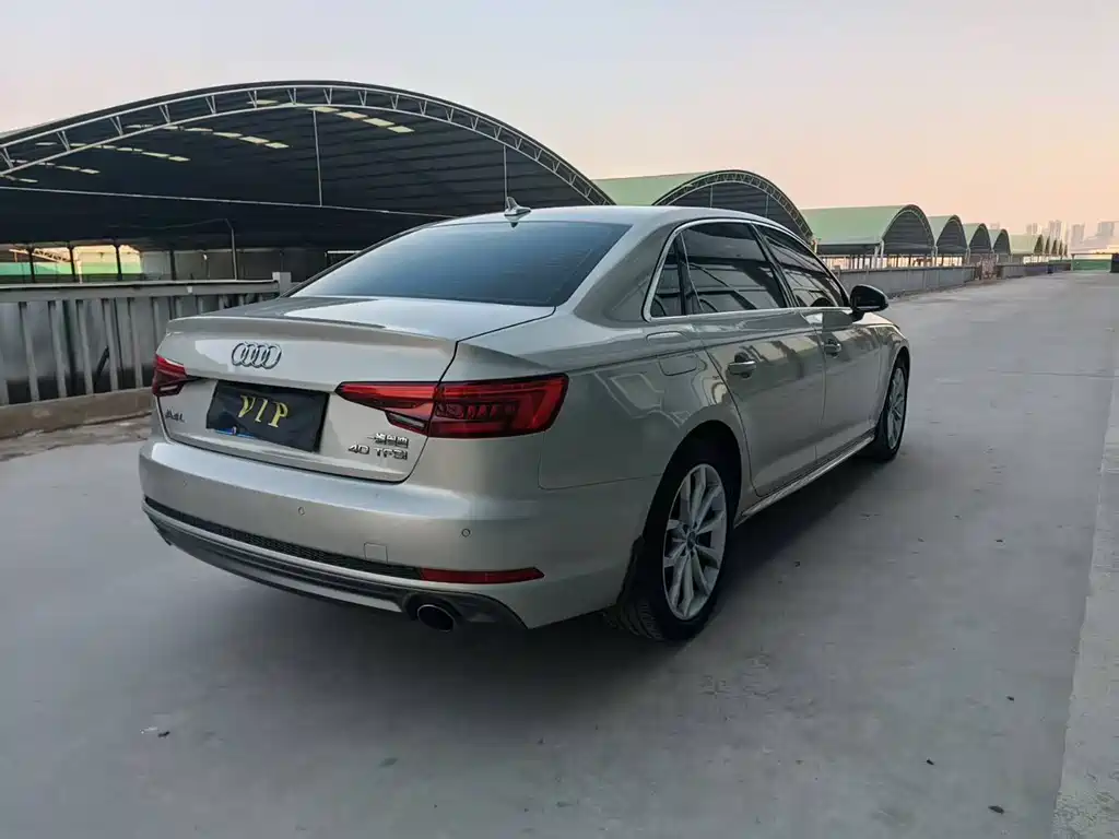 AUDI A4L