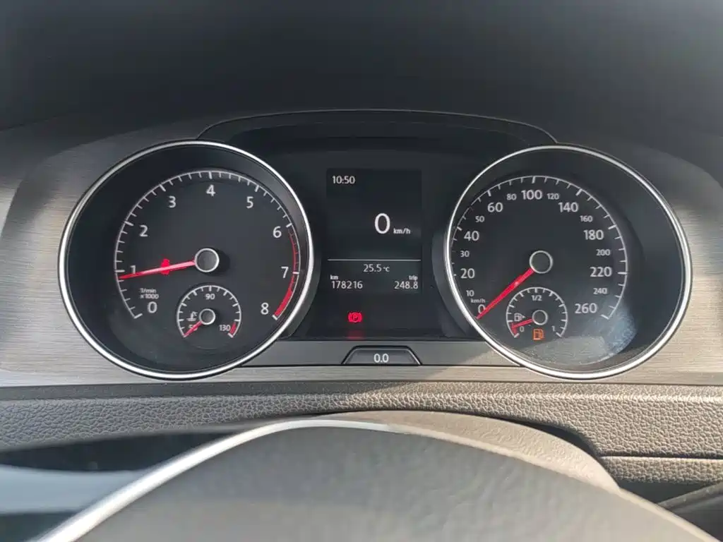 Volkswagen Golf — миниатюра 12