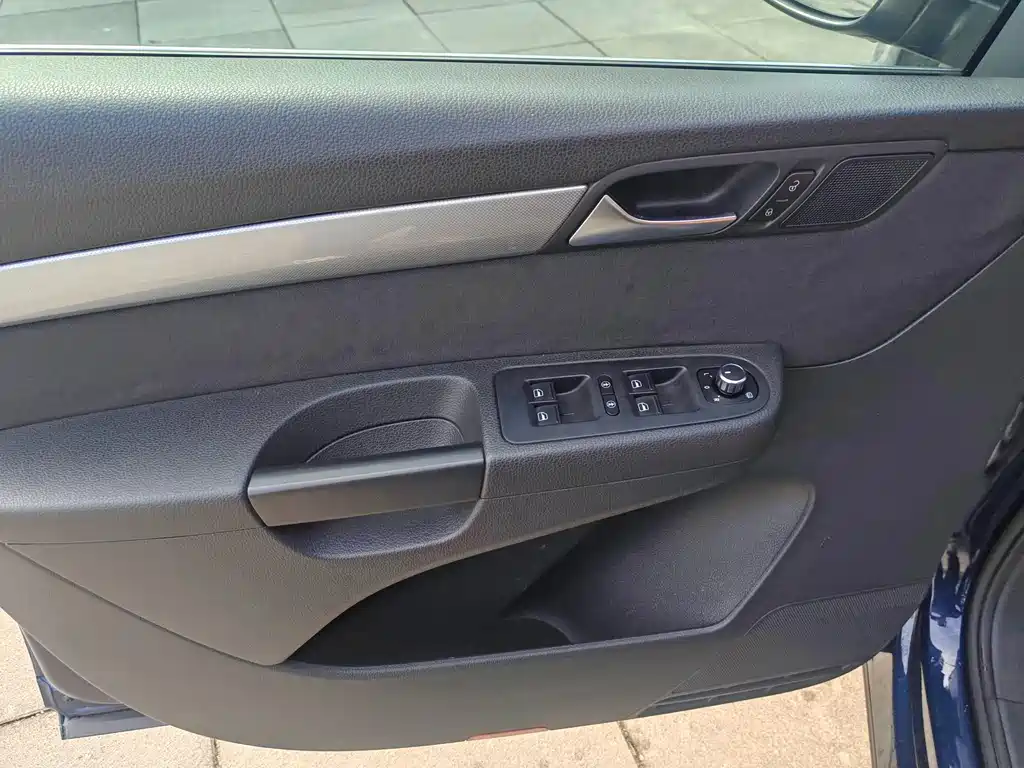 Volkswagen Sharan — миниатюра 8
