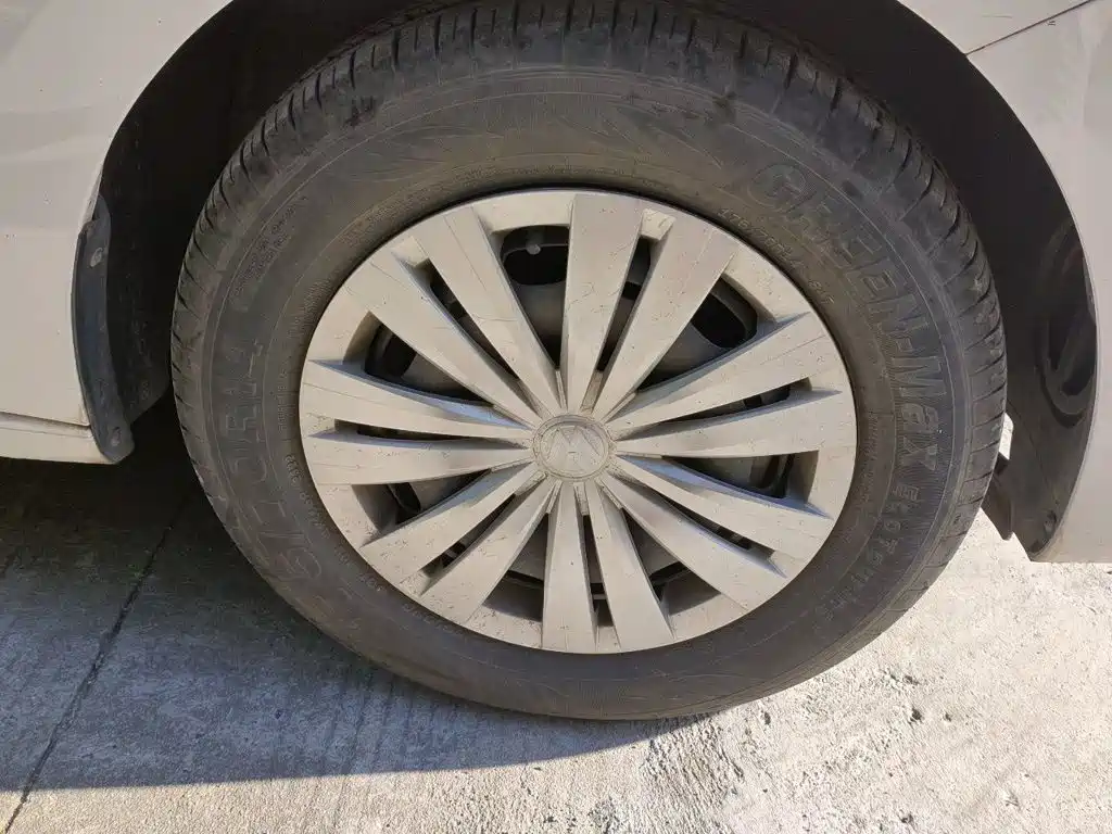 Volkswagen Santana — миниатюра 8