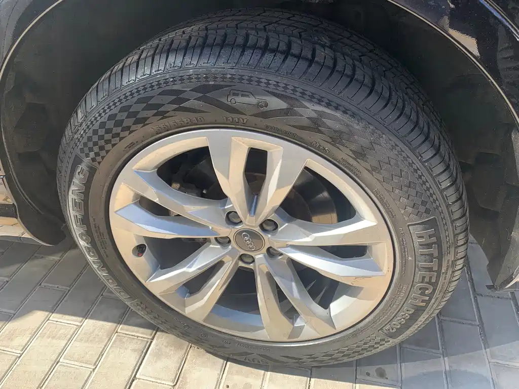 Audi Q7 — миниатюра 14