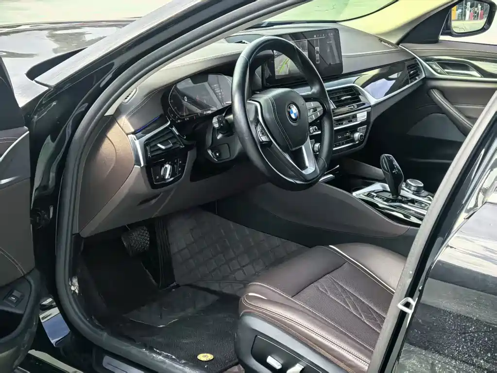 BMW 5 Series — миниатюра 2