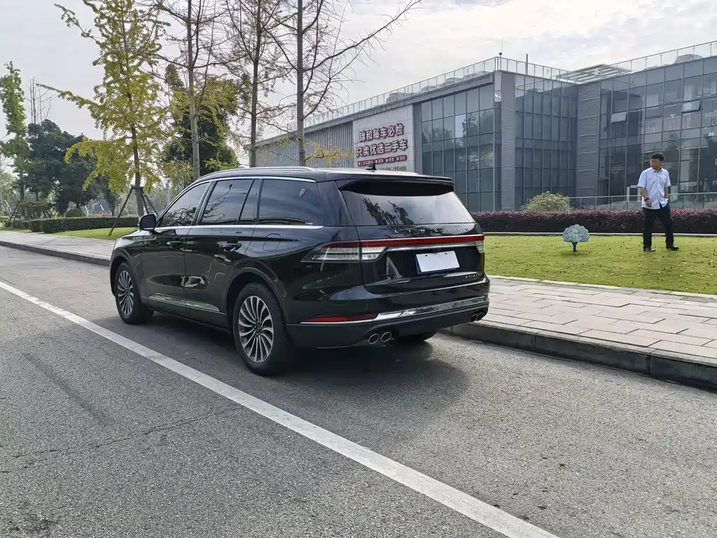 Lincoln Aviator — миниатюра 20