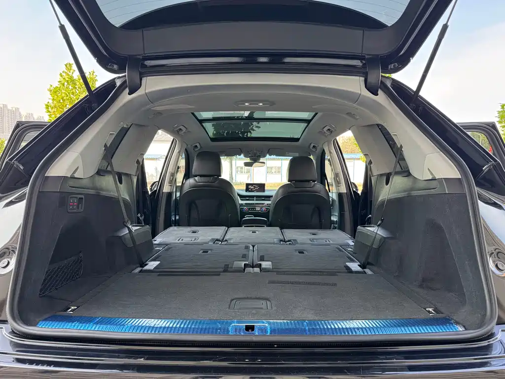 Audi Q7 — миниатюра 26
