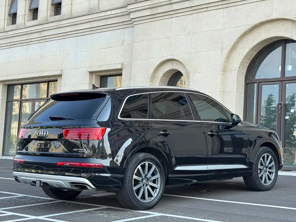 Audi Q7 — миниатюра 27
