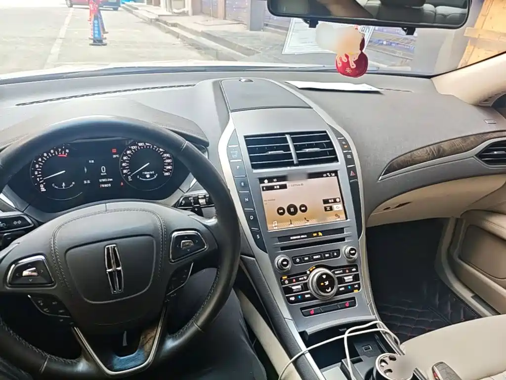 Lincoln MKZ — миниатюра 10