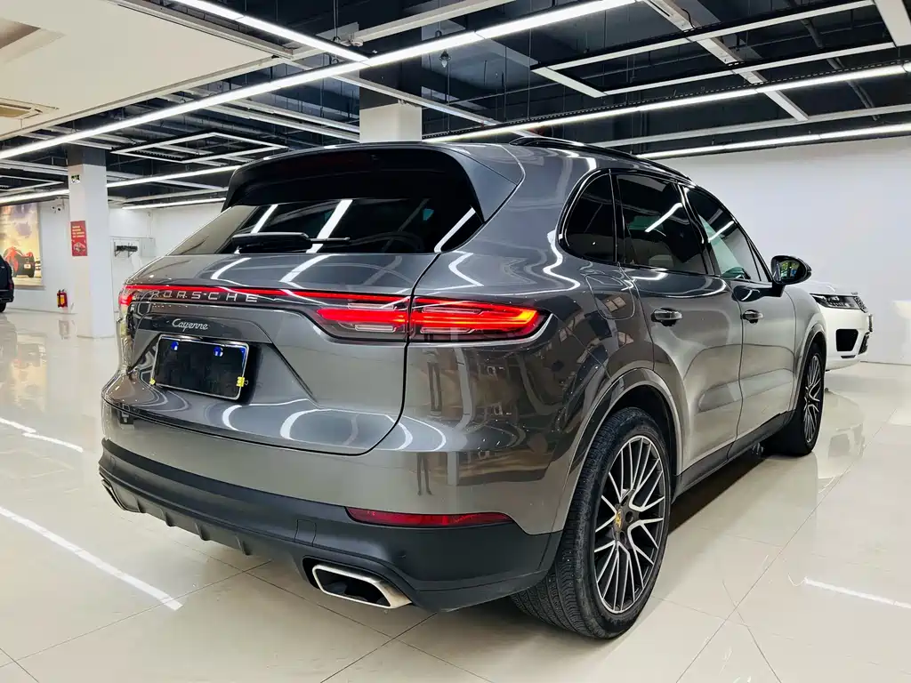 Porsche Cayenne — миниатюра 19