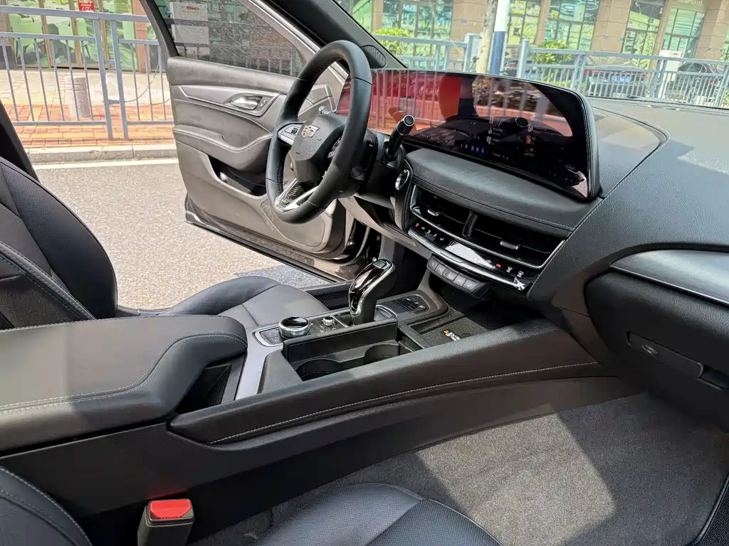 Cadillac CT5 — миниатюра 29