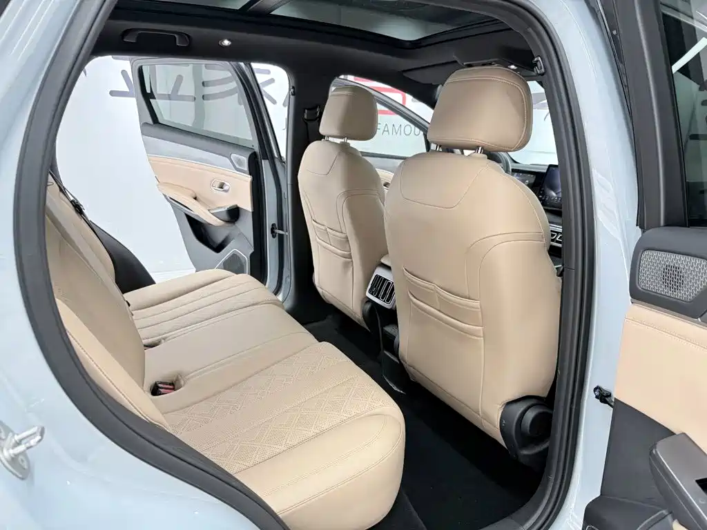 BYD L DM-i — миниатюра 14